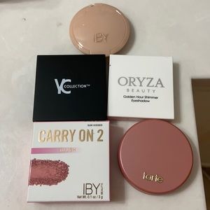 Makeup bundle eyeshadow, highlighter, blush